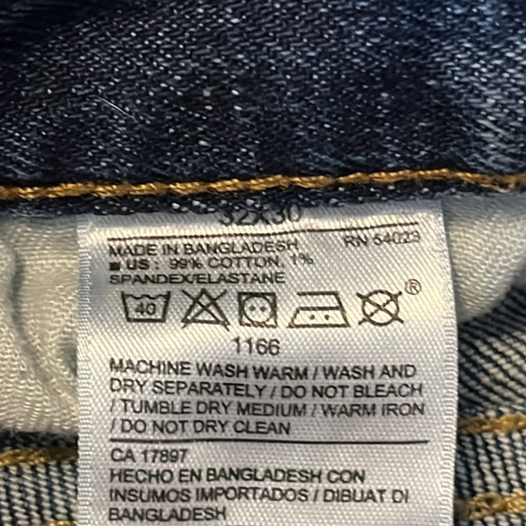 Old Navy skinny fit distressed jeans 32x30 (act 33 x 29 1/2) - Picture 5 of 7